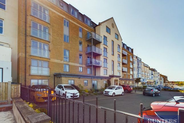 Flat for sale in Apt 18, North Bay Court, 119 North Marine Road, Scarborough