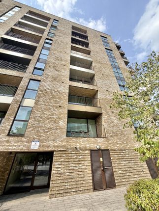 Flat 7 Abbotsford Court 3, Park Royal, Greater London photo 3