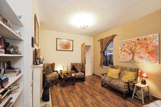 71, Carter Lane, Mansfield photo 3