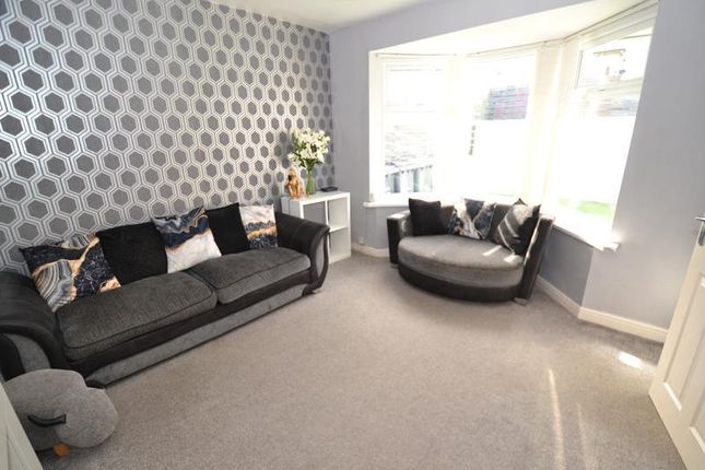 7, Sandfield Road, Bradford photo 4