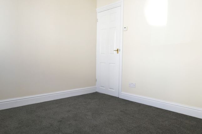 20, Grange Hill, Chatham photo 3
