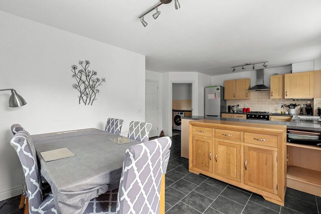 4 Whittingham Avenue, Aylesbury photo 4