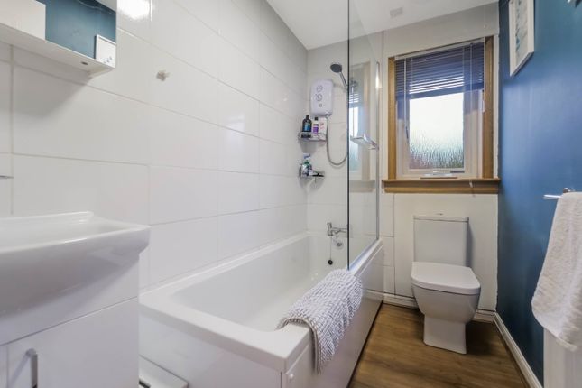 17, Helmsdale Drive, Renfrewshire photo 4