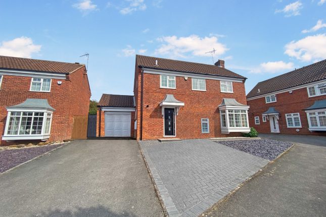 Detached house for sale in Beckham Close, Luton, Bedfordshire