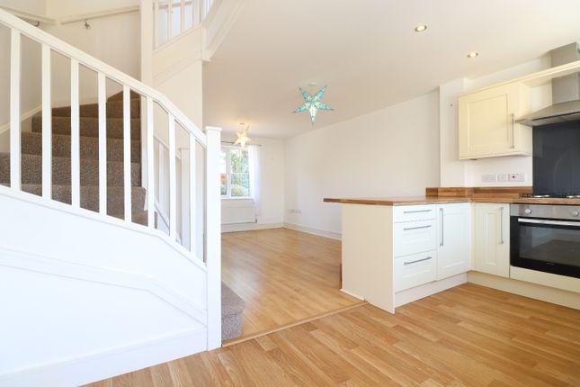 6, Lawrence Close, Huntingdon photo 4