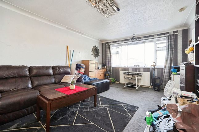 5, Shay Drive, Bradford photo 4