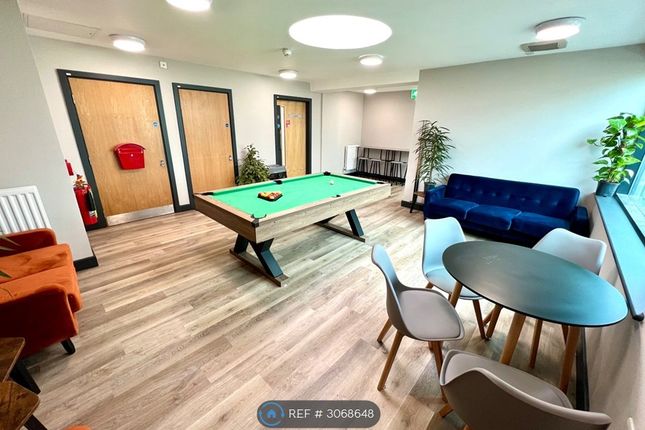 Wood Hall Student Homes, Warwick New Road, Leamington Spa photo 4