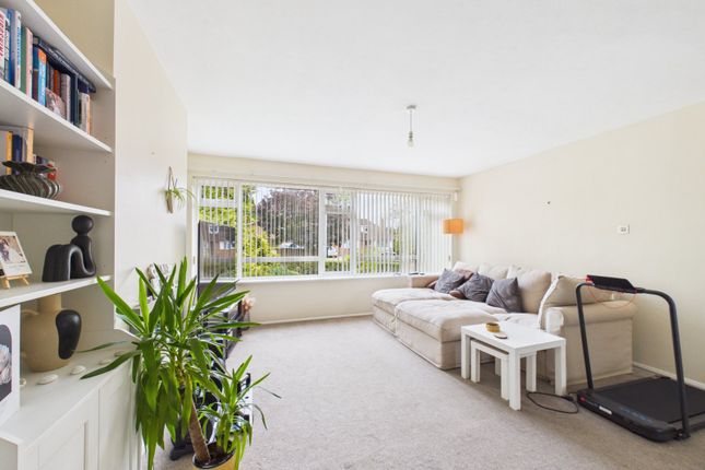 22, Chalfont Avenue, Buckinghamshire photo 2