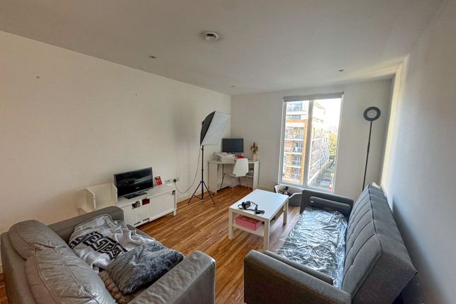 405 The Exchange, 8 Elmira Way, Salford photo 2