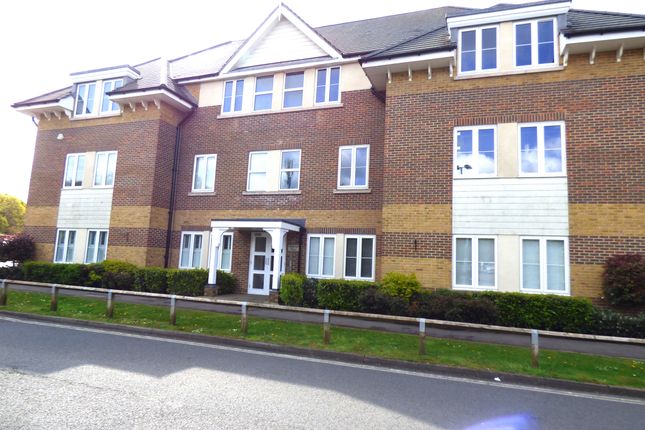 Thumbnail Triplex to rent in Church Road, Great Bookham, Bookham, Leatherhead