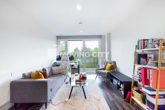 Flat to rent in Arbor House, Moulding Lane, London