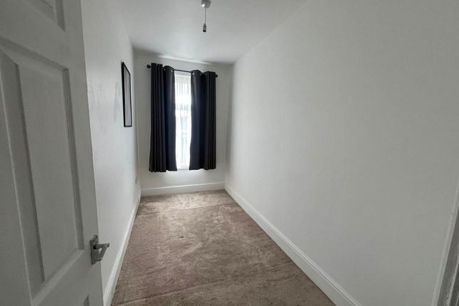 31, Cinnamon Street, Rochdale photo 5