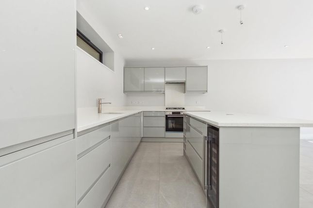 Steel House, 4a Cavendish Road, London photo 4