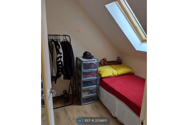 Flat to rent in Lord Lyon, Stockcross, Newbury