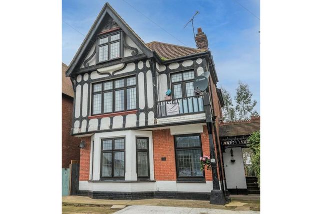 Thumbnail Flat for sale in Cossington Road, Westcliff-On-Sea