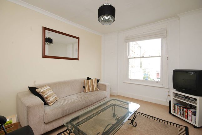 Thumbnail Flat to rent in Courcy Road, Turnpike Lane, London