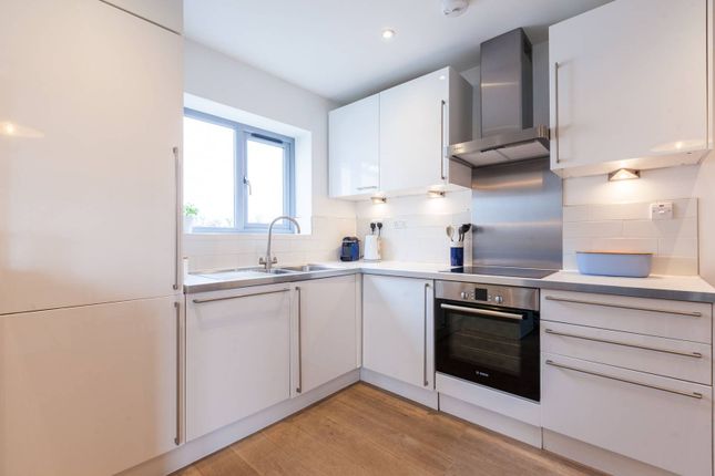 Thumbnail Flat to rent in Criterion Mews, Herne Hill, London