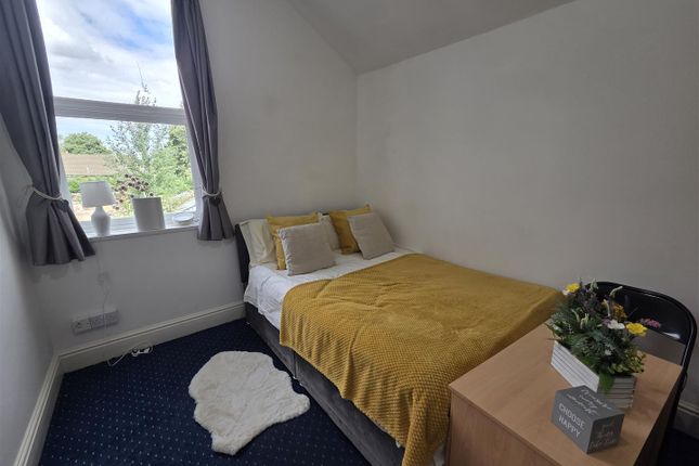 Room 5, 61, Oval Road, Birmingham photo 2