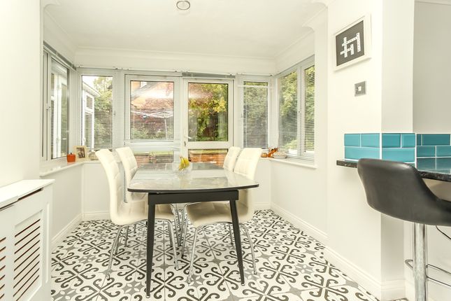 Lowry Close, Wellingborough photo 4