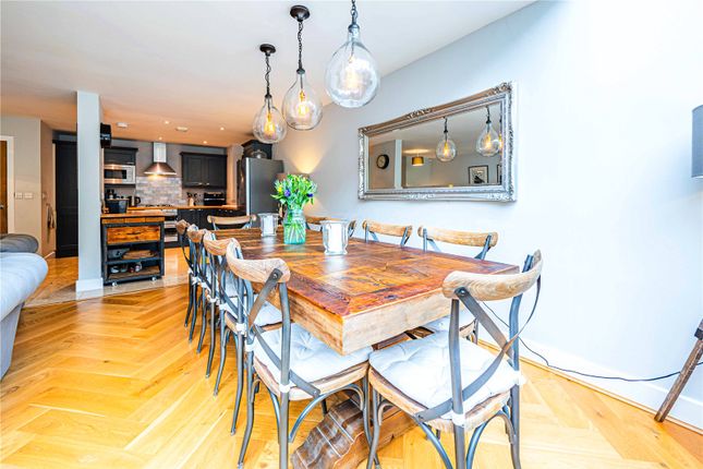 8, Cowslip Meadow, Hertfordshire photo 2