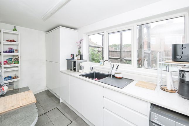 36, Doris Road, Birmingham photo 3