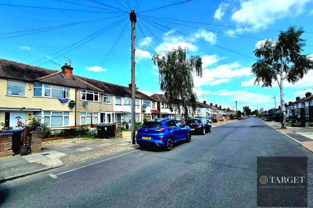 Thumbnail Terraced house to rent in Charlton Road