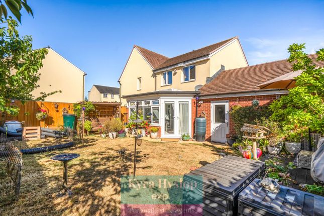 3-bed semi-detached on 19, Shareford Way, Exeter, £300,000