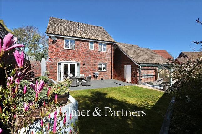 2, Gorse Field Close, Suffolk photo 2