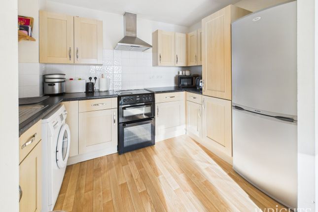 181, Parkhouse Court, Hatfield photo 3