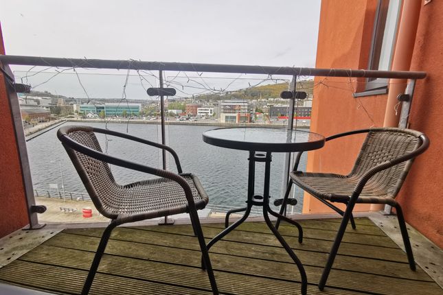 Flat for sale in South Quay, Swansea