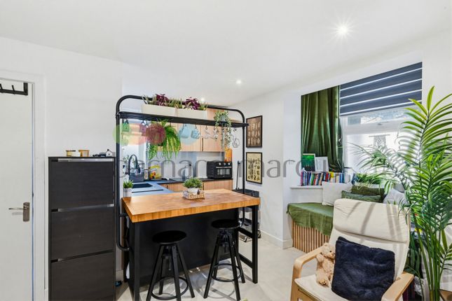 Flat 1 11, Wellington Road, CROYDON photo 4