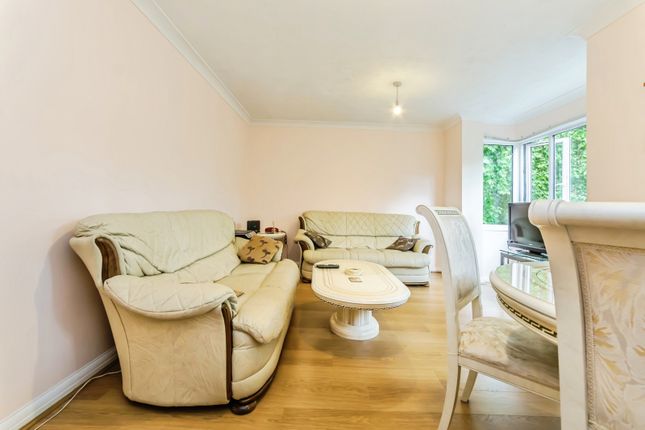 Flat 15,, Silvermere Court, Purley photo 3