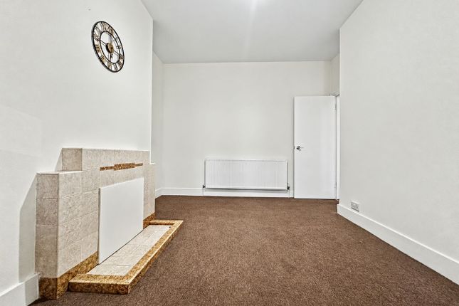 20, Clifton Avenue, Wembley photo 5