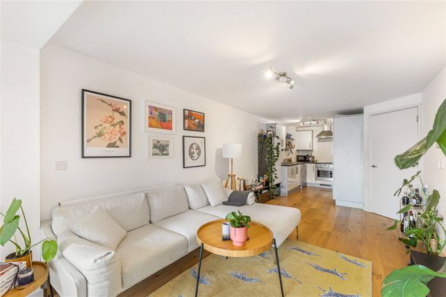 Flat 24, Gosse Court, 19, Downham Road, London photo 4