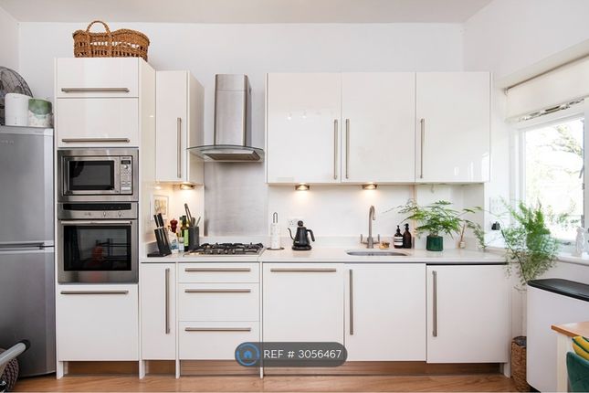 Flat, Downside Crescent, London photo 2