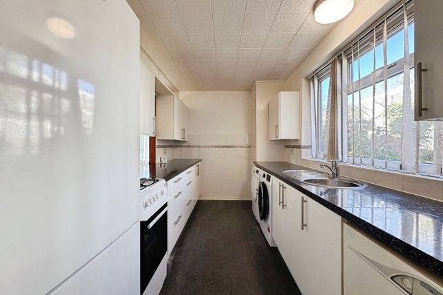 1 Dudley House Stratton Close, Edgware photo 2