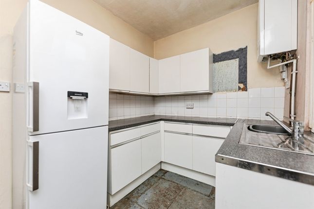 62, Troy Road, Leeds photo 2