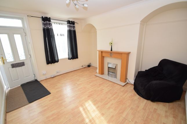 27, Cliffe Terrace, Keighley photo 2