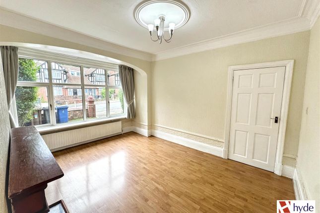 8, Lichfield Drive, Manchester photo 4
