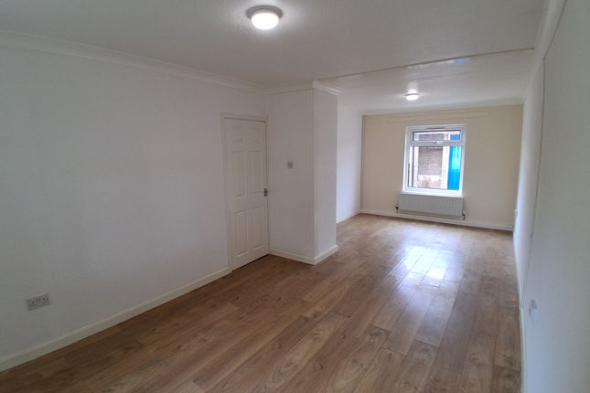 31 Honister Place, Honister Place, Newton Aycliffe, County Durham, DL5 7DJ,, Newton Aycliffe photo 3