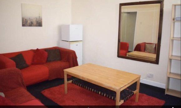 Room to rent in Crofton Street, Manchester, Greater Manchester