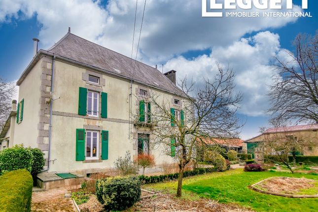 Thumbnail Villa for sale in Saint-Pierre-Du-Chemin, Vendée, Pays De La Loire