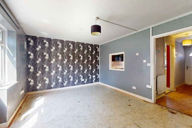 5 Sydney Road, Feltham photo 3