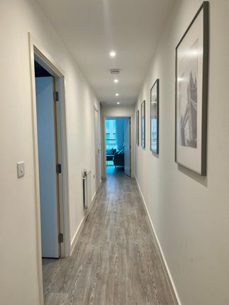 2 Cantwell House, London photo 2