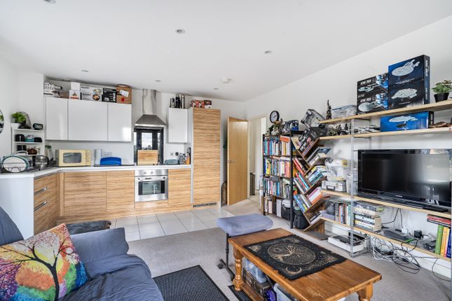 Flat 40, Verona House,, Aventine Avenue, Mitcham photo 4