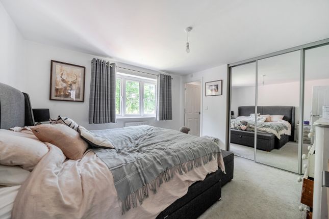 44, Water Lily Way, West Sussex photo 4