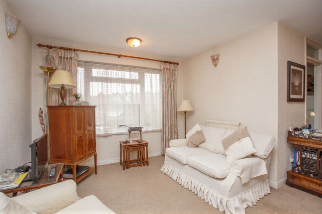 Flat 12 Surrey Lodge, 11, Wyke Road, London photo 3