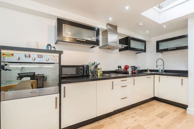 Flat 1, 397, Acton Lane, London photo 2