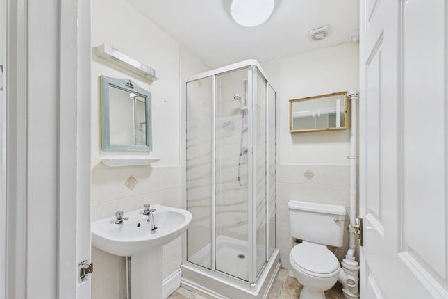 Flat 3, Fern House, Tenby photo 2