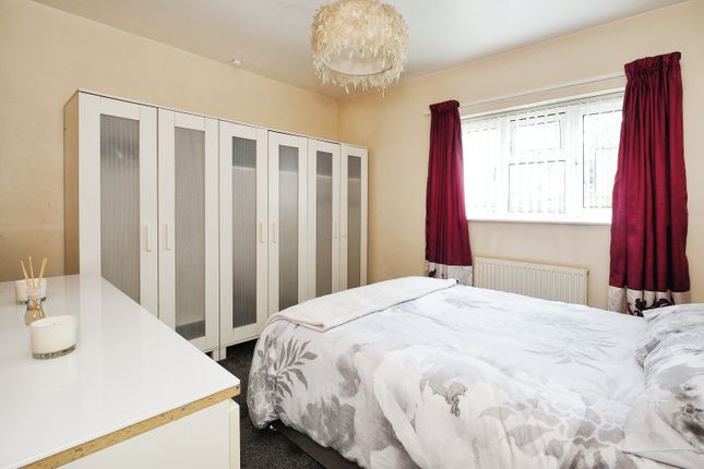 Flat for sale in Dent Drive, Wakefield